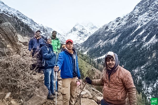 near-kalkatiyadhar-har-ki-dun-trek