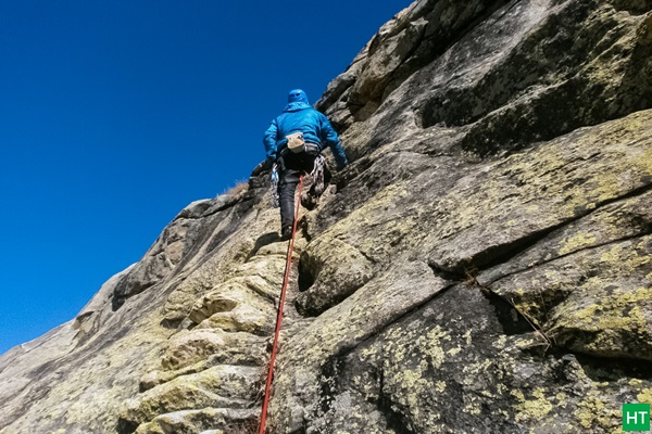 climbing-south-face-of-toro-peak-in-miyar-valley