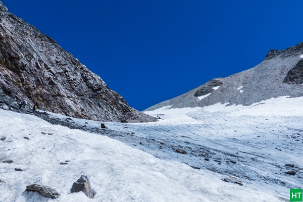 glacier-walk-to-ronti-saddle