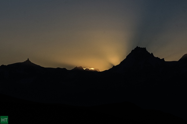 sunset-time-kalihani-pass-trek-base-camp