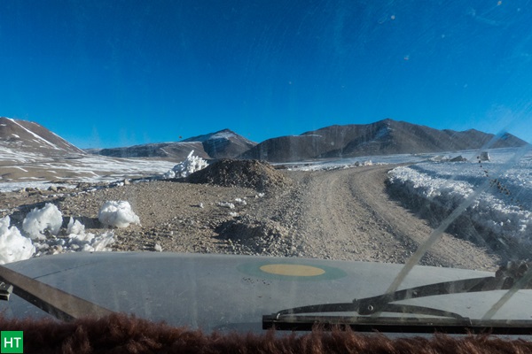 approaching-gurudongmar-lake