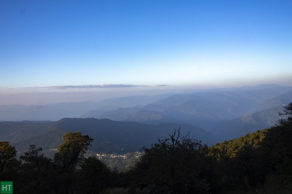 valley-views-maenam-trek