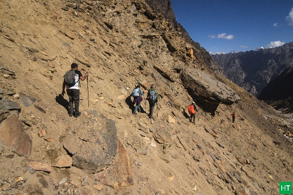 a-tricky-traverse-on-loose-rocks