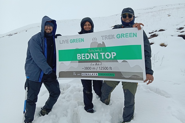 staying-warm-in-himalayan-winter-treks