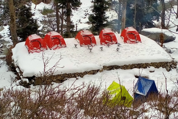 Realistic Weather Conditions on a Winter Trek in the Hmalayas
