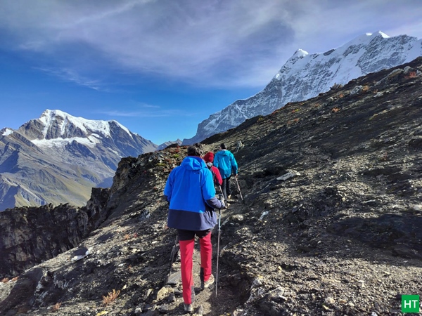 beautiful-weather-mountain-views-during-weather-emergency